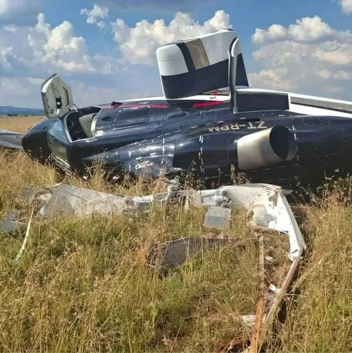 約堡阿爾伯頓發(fā)生訓(xùn)練直升機(jī)墜毀事故 飛行教官受傷