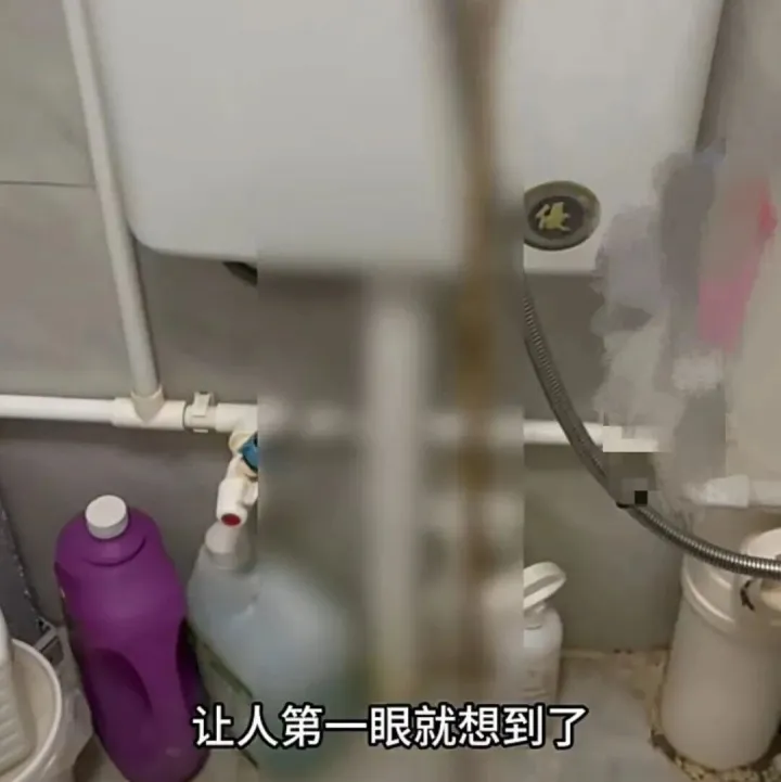 女子如厕时，排出3米长虫！医生：很多人在家做错这事