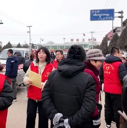 河曲縣樓子營(yíng)鎮(zhèn)：趕集日里辦實(shí)事 志愿服務(wù)零距離