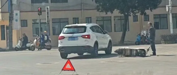 突發(fā)！合浦廉陽(yáng)大道、迎賓大道接連發(fā)生交通事故！