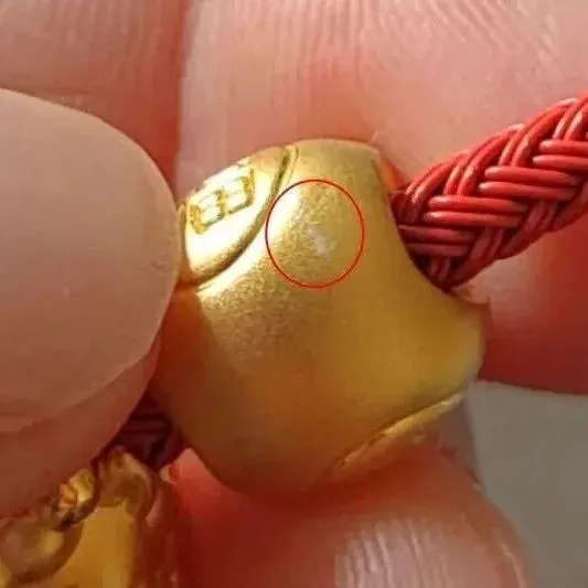 周生生回應“足金掛墜檢出鐵鈀等”