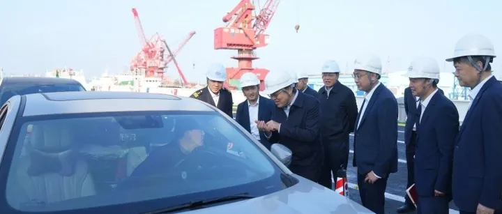 春运首日，冯飞在海口调研琼州海峡春运保通保畅工作