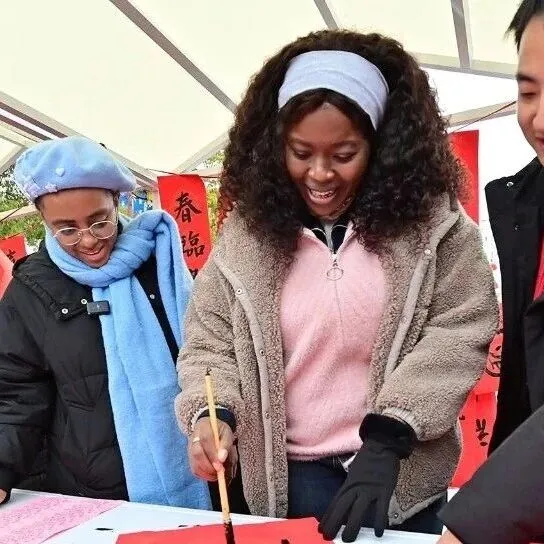 萬載古城非遺集市登上《江西日?qǐng)?bào)》！省級(jí)媒體點(diǎn)贊萬載民俗文化