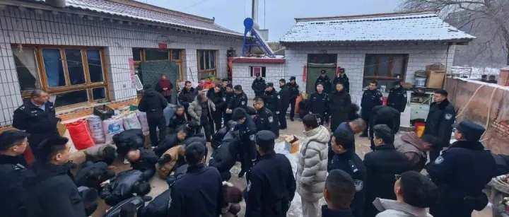 甘肅警方搗毀一處聚賭博窩點(diǎn)，現(xiàn)場(chǎng)抓獲31人