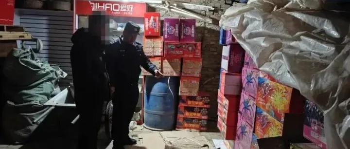 【法治】非法購(gòu)進(jìn)70多箱煙花爆竹存放家中，<em>固原</em>一村民被行政處罰！