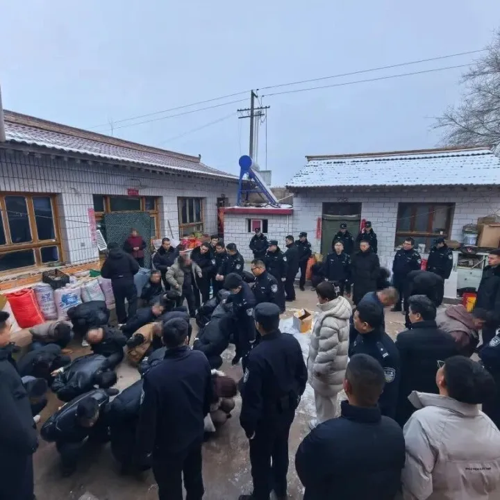 甘肅警方搗毀一處聚賭博窩點(diǎn)，現(xiàn)場抓獲31人