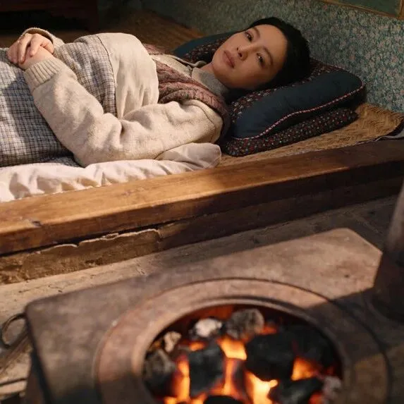 【現(xiàn)場】發(fā)現(xiàn)鄰居煤煙中毒險情并報警，一女子煤煙中毒，民警破門救援！