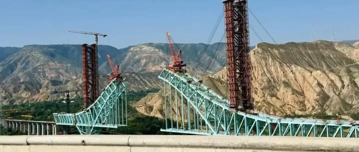 中铁十二局承建大桥，突发坍塌！2死3失联！