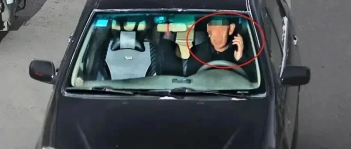【隴南曝光臺(tái)】@甘K8***7……開車接打電話？這些“電話粥”被拍下來(lái)了！