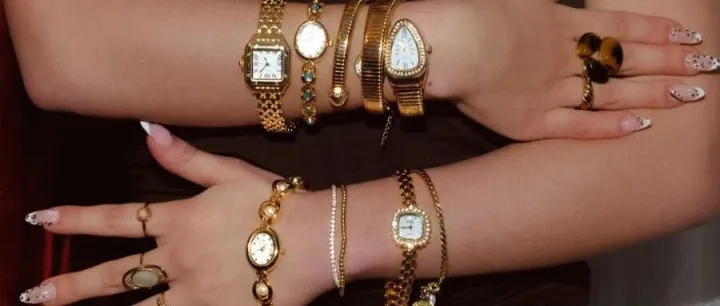 $10成本賣$80？“碰瓷”奢牌的手鏈把平替生意玩到了極致