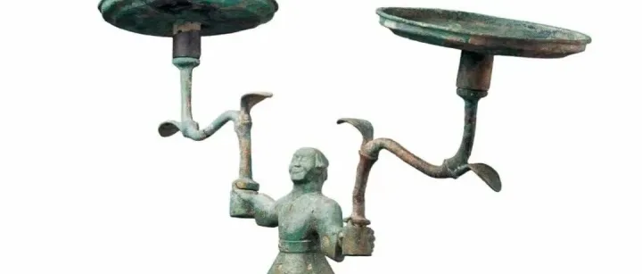 古燈探秘——人形青銅燈