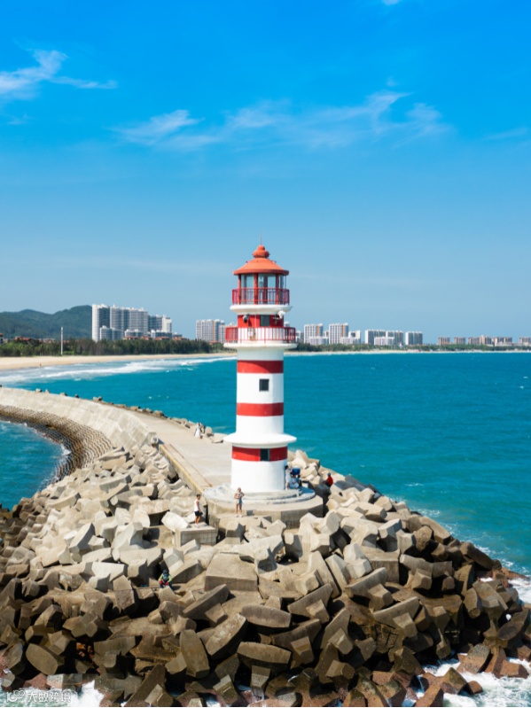 攝圖網(wǎng)_507740520_航拍萬寧網(wǎng)紅景點(diǎn)神州半島燈塔（企業(yè)商用）.jpg