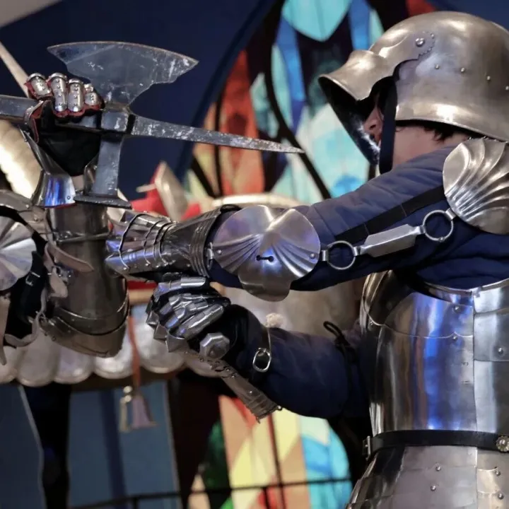 前方高能，全甲騎士即將抵達(dá)！