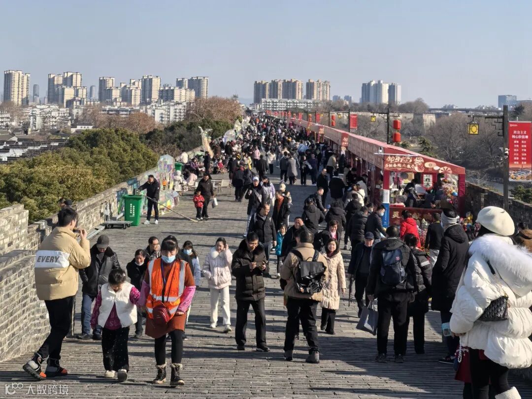 萌马聚宝 瓮城吉市 裁剪留白_副本.jpg