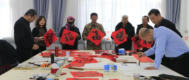 “躍馬迎春·丹青煥彩”送書畫、送春聯(lián)進(jìn)鄉(xiāng)村活動(dòng)