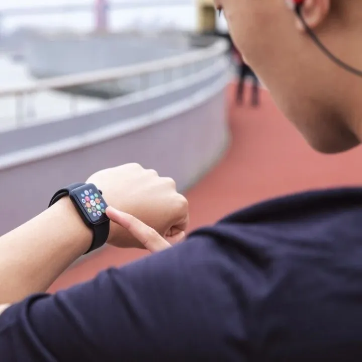 正浩、OPPO前高管創(chuàng)業(yè)AI智能運(yùn)動手表，天使輪估值1億美金