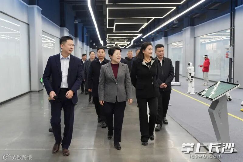 蓝思智能装备研发生产基地项目调研现场。