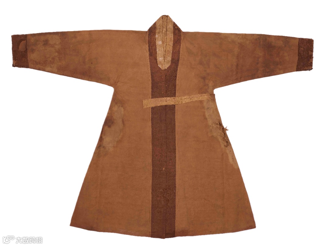 元 褐色牡丹提花绫对襟夹袍.jpg