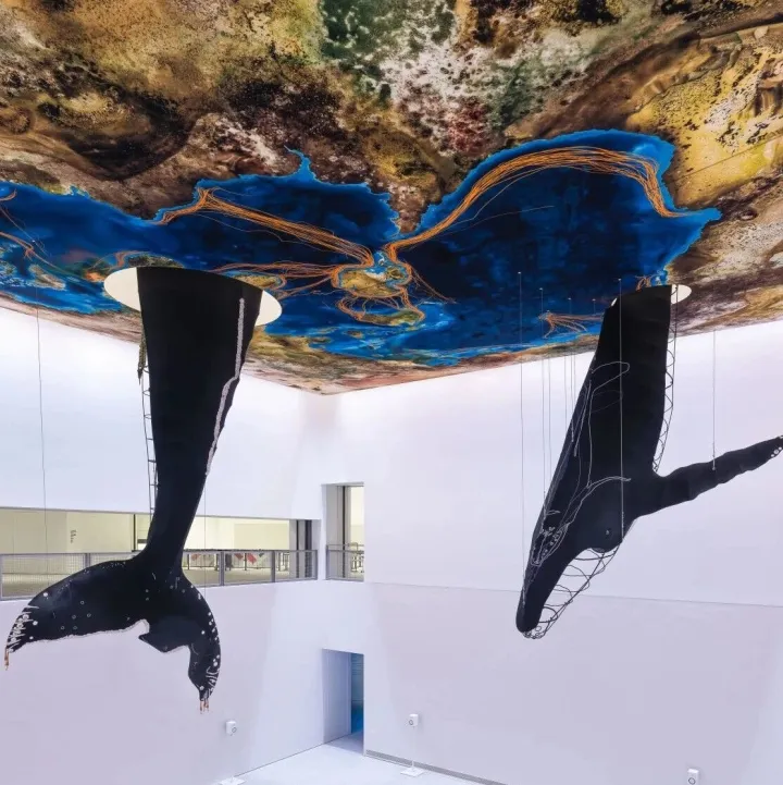 頂流大館上新！“巨型鯨魚”空降黃浦江畔→