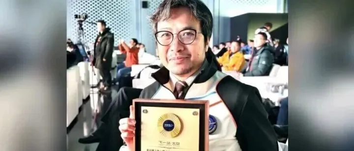 2028年，广西籍艺术家岳路平将踏上太空之旅