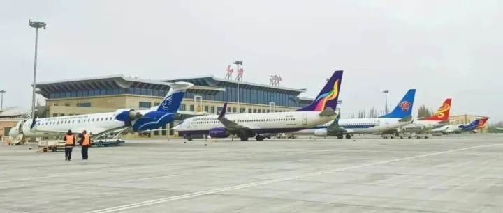 乌鲁木齐航空新开和田—<em>克拉玛依</em>—乌鲁木齐航线
