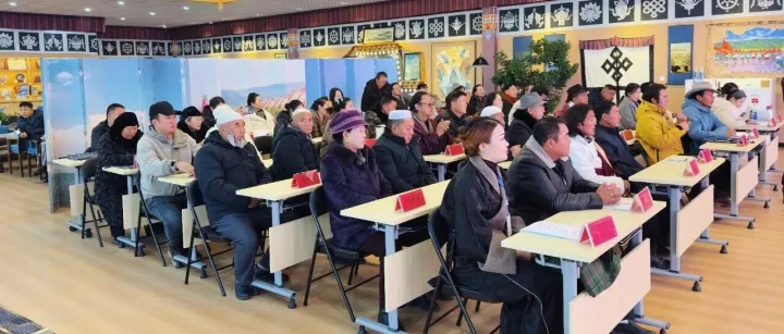 海北州非物質(zhì)文化遺產(chǎn)傳承人能力提升培訓(xùn)班在青海湖同寶山戶外基地成功舉辦