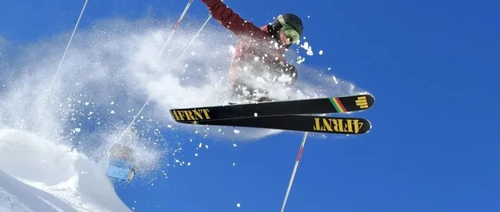 骐骥驰骋，冰雪迎春——在冰天雪地中体验温暖中国年！
