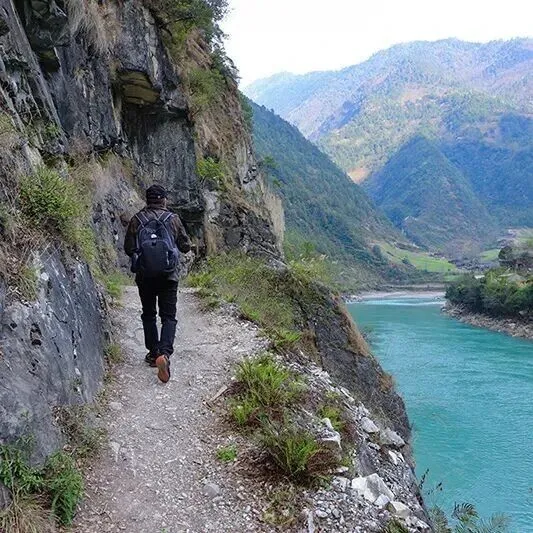 【伴行者】神域怒江 6 日深度之旅｜丙中洛秋那桶雾里村 逛老姆登 体验澡塘会民俗风情