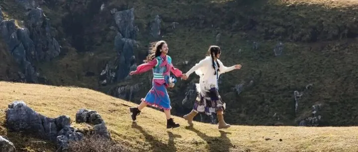 从地心奇观到高山草甸，贵阳 1h 直达，4 条路线带你遇见不一样的毕节！