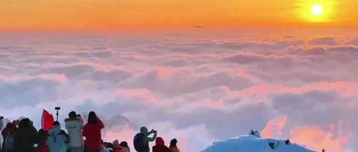 【世界<em>黄山</em>365】<em>黄山</em>白雪日出景醉人