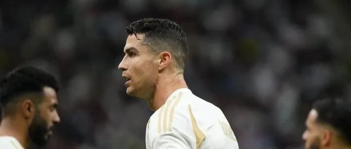 葡媒：对PIF管理方式不满，C罗拒绝为利雅得胜利出场