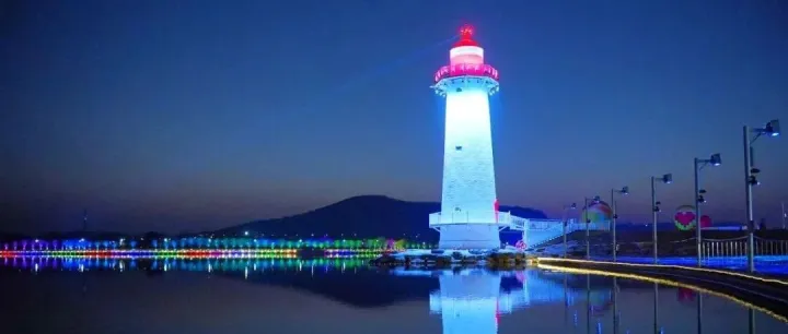 来尖山湖过大年！🤩巢湖这里有“星河灯海”→