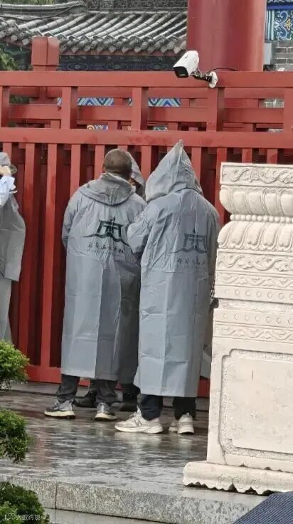 持续9年的“1元午餐”，门口10元景区7元的雨衣……来河南的游客被景区物价“惊呆了”