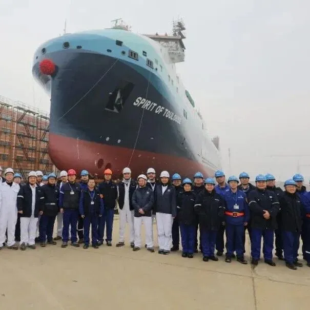 全球首艘6风帆助力滚装船顺利下水