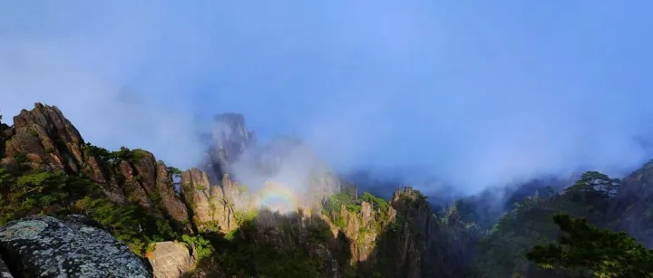 黄山有灵韵：雨后大晴天，云开现佛光