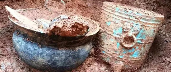 云南<em>红河</em>发现两千多年前青铜工匠墓地！