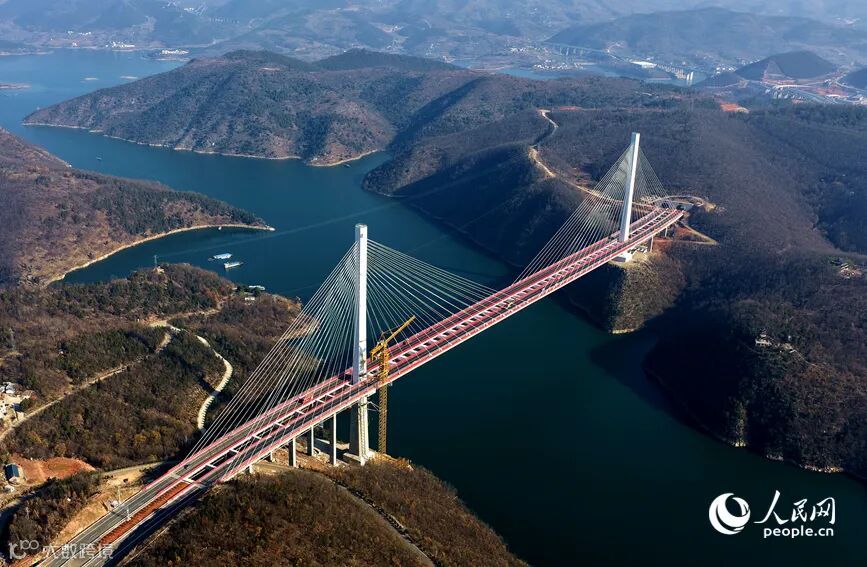 渑淅高速丹江小三峡特大桥。人民网记者 王玉兴摄