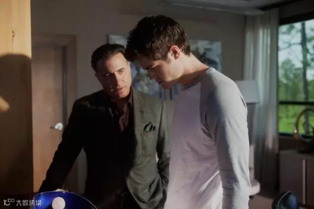 MV5BNmEyMDdkZmYtNzQ5OS00ZGNkLTkwNjMtYjc0ZjlhYjVlOWU3XkEyXkFqcGdeQXVyNjA0ODk1MjU@._V1_SY1000_CR0,0,1499,1000_AL_