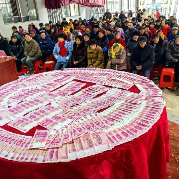 江苏一老板回村为200名70岁以上老人发红包，总额达163500元！有老人连续14年领到红包：比亲儿子还亲