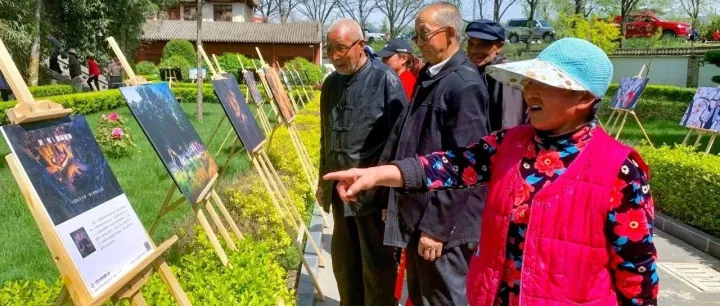 【重磅】王母宫石窟人山人海看影展，赴一场视觉盛宴！