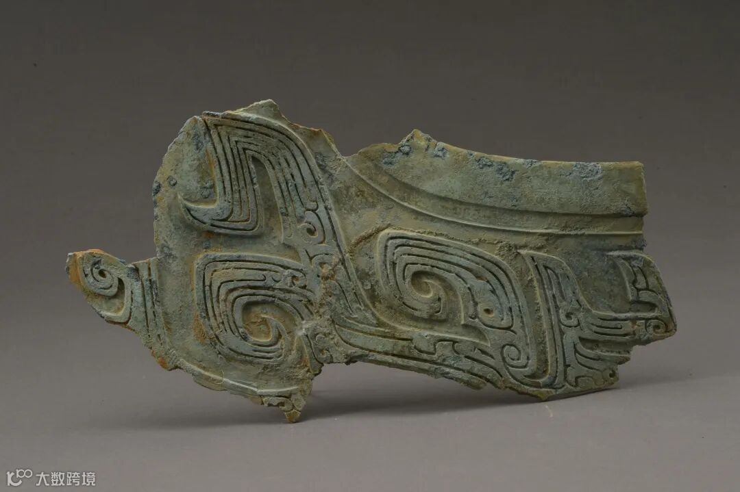 图八  盘龙城杨家湾M17出土青铜兽面纹牌饰.jpg