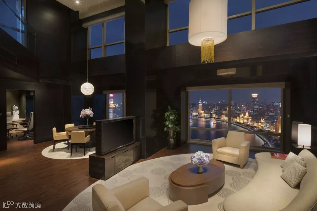 Chairman Suite - Living Room.jpg