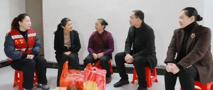 《柳州日报》：温情关怀暖人心