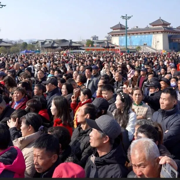 汉中天汉楼广场，太热闹了！