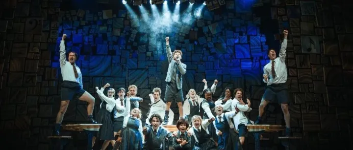 首周售罄，好评如潮！《玛蒂尔达》下一站西安见！