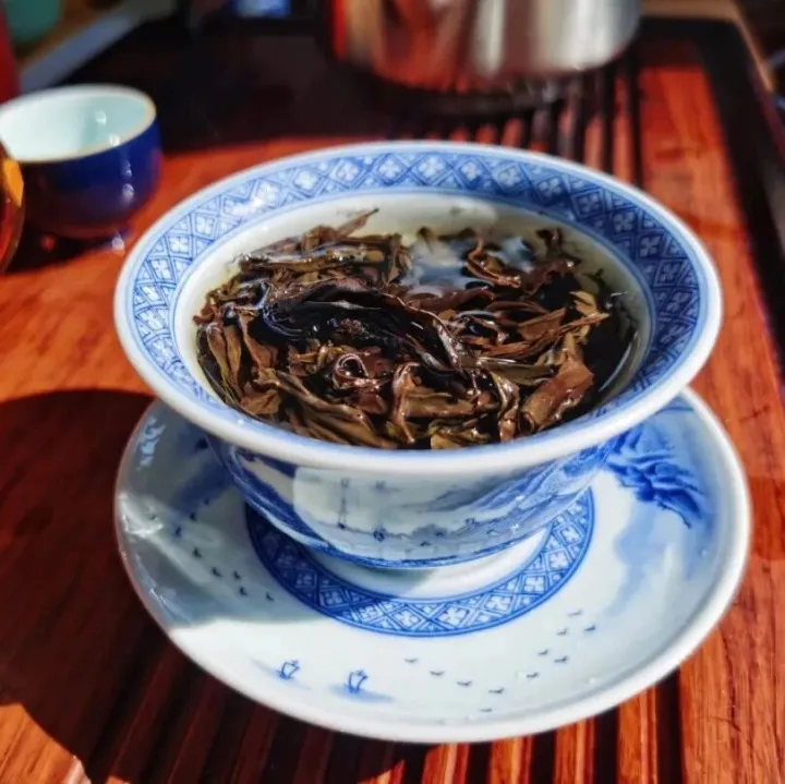 普洱茶饼里长“茶虫”，还能喝吗？