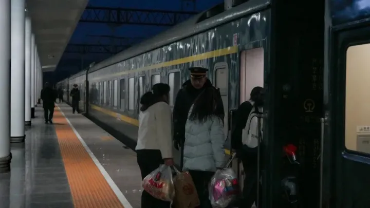 <em>嘉峪关</em>→上海，加开临时旅客列车！