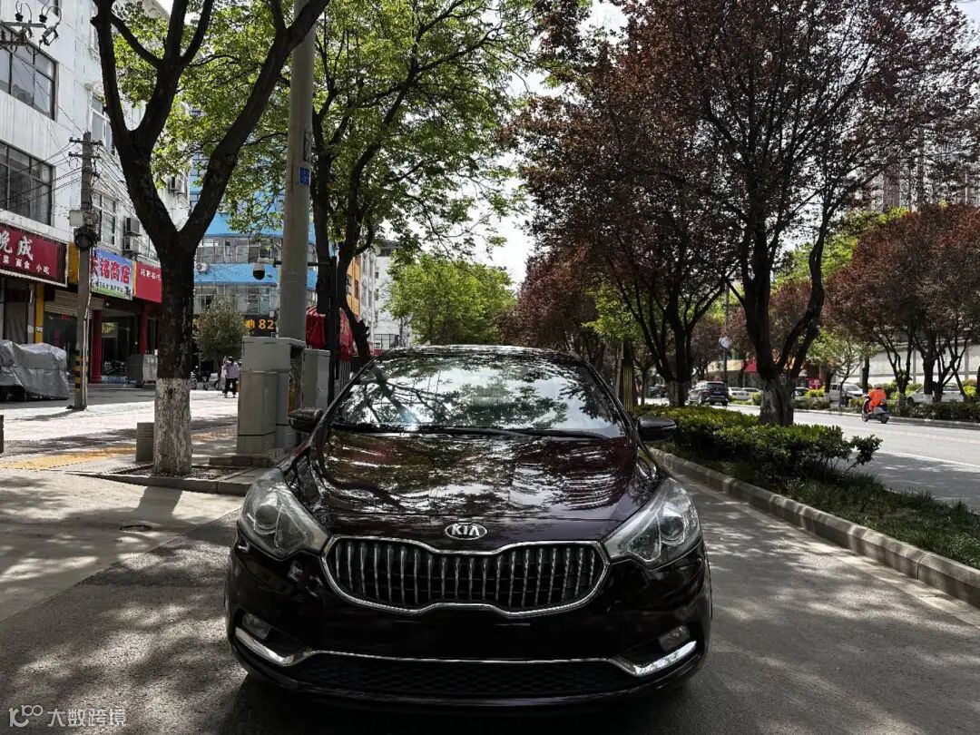 2014年起亚K3，自动挡，全车原版，车况非常好，代步练手**