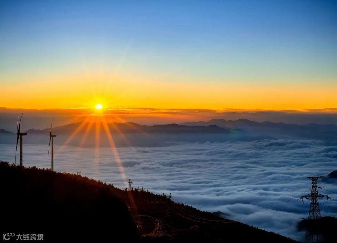 朱雄亮 云海光芒.jpg