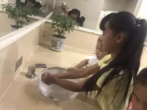 【公益视界】《山里孩子看世界》夏令营活动走进贵州贵阳